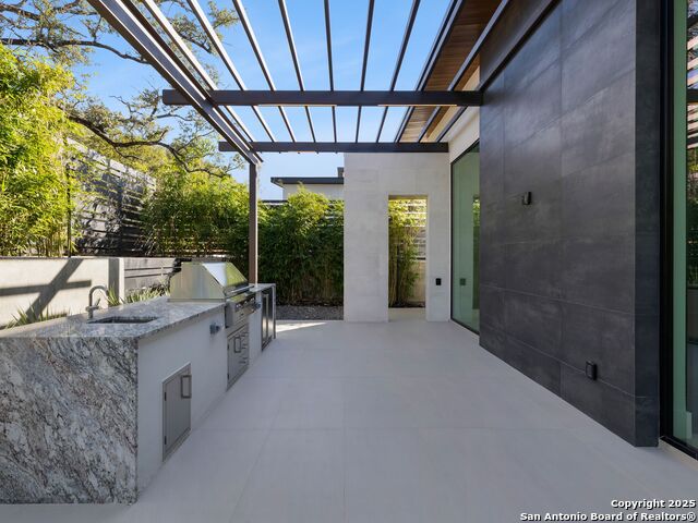 Listing photo id 58 for 24606 Cliff Line