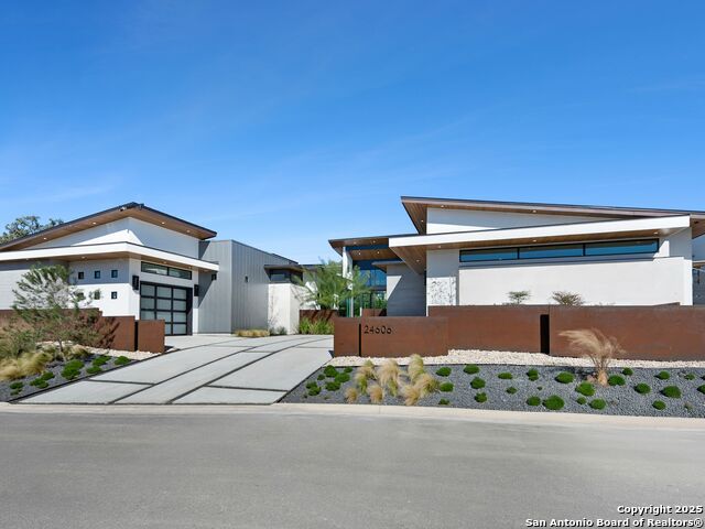 Listing photo id 61 for 24606 Cliff Line