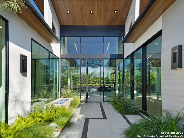 Listing photo id 5 for 24606 Cliff Line