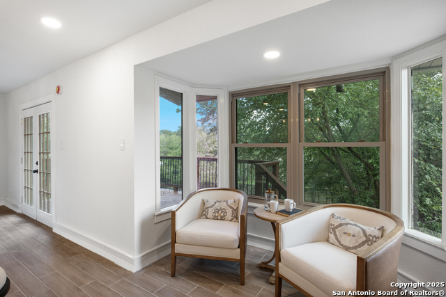 Image 15 of 29 For 123 Brandon Dr E