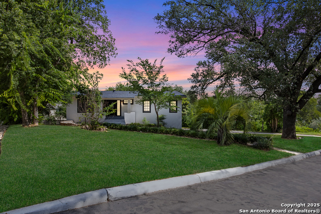 Image 2 of 29 For 123 Brandon Dr E