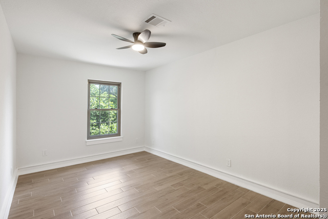 Image 22 of 29 For 123 Brandon Dr E