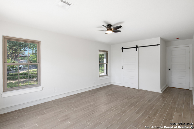 Image 26 of 29 For 123 Brandon Dr E