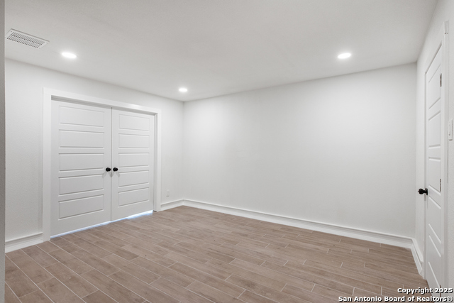 Image 29 of 29 For 123 Brandon Dr E