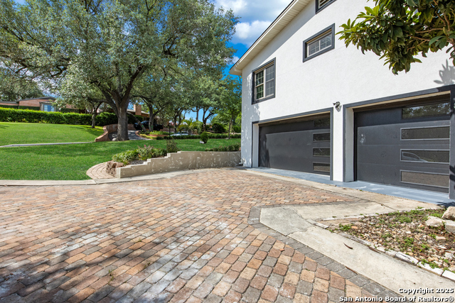 Image 7 of 29 For 123 Brandon Dr E