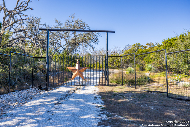 Details for 245 Laurel Creek, Pipe Creek, TX 78063