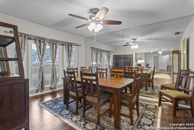 Listing photo id 8 for 6414 View Pt