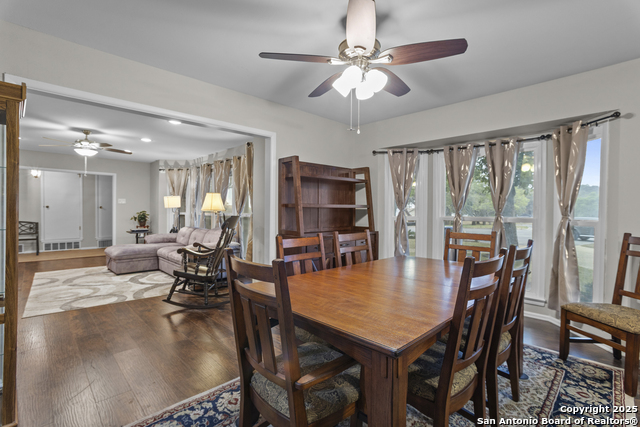 Listing photo id 9 for 6414 View Pt