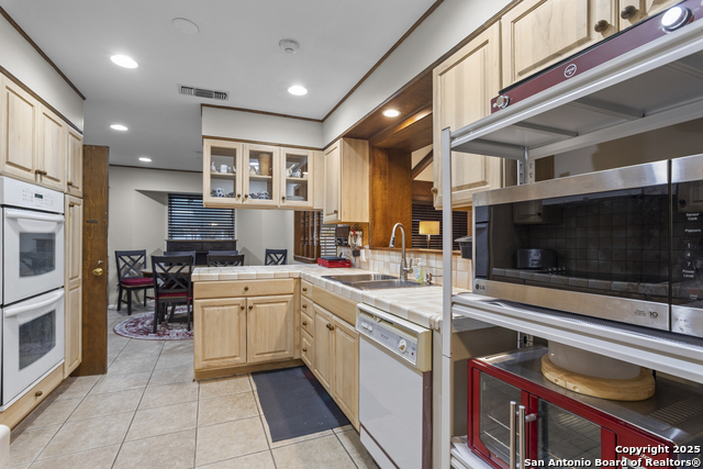 Listing photo id 11 for 6414 View Pt