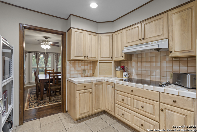 Listing photo id 14 for 6414 View Pt