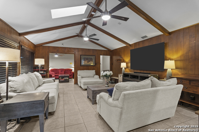 Listing photo id 18 for 6414 View Pt