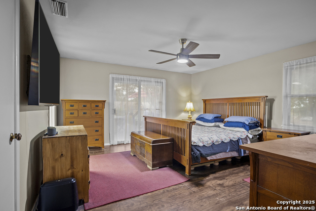 Listing photo id 24 for 6414 View Pt