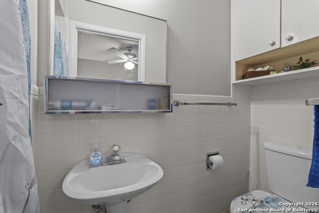 Listing photo id 34 for 6414 View Pt