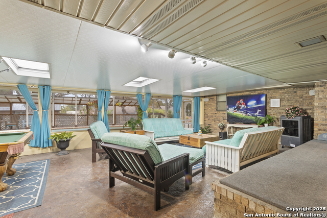 Listing photo id 36 for 6414 View Pt