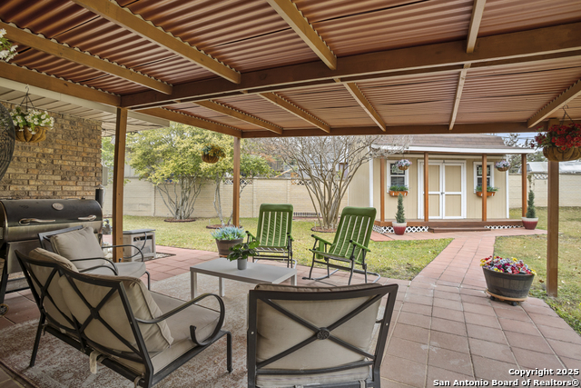 Listing photo id 39 for 6414 View Pt