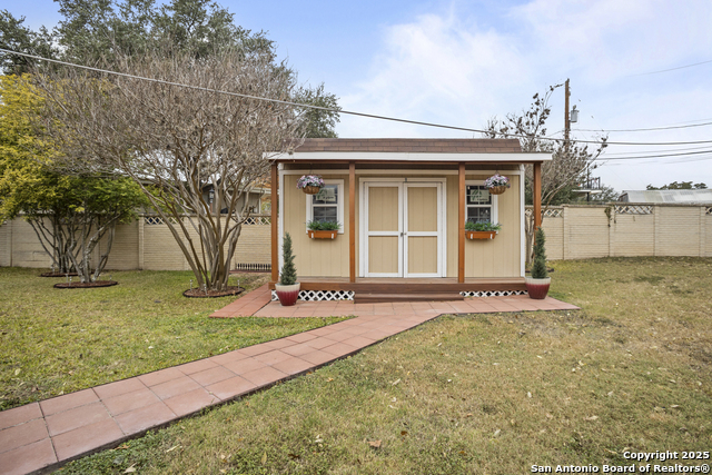 Listing photo id 40 for 6414 View Pt