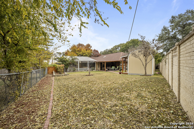 Listing photo id 41 for 6414 View Pt