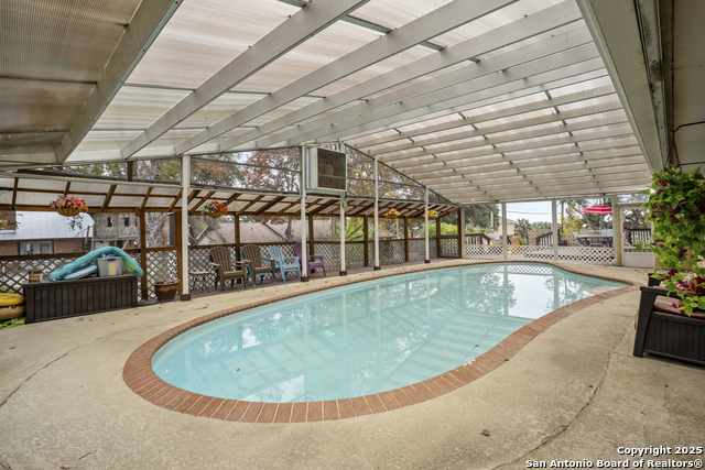 Listing photo id 43 for 6414 View Pt