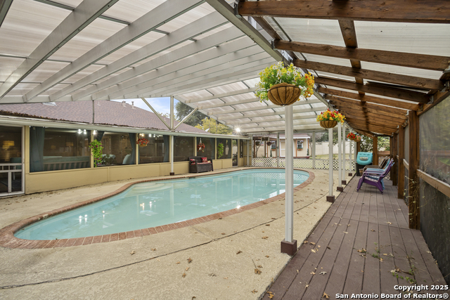 Listing photo id 45 for 6414 View Pt