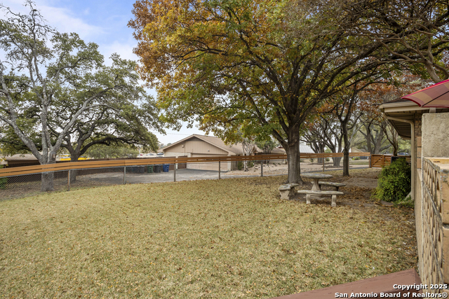 Listing photo id 49 for 6414 View Pt