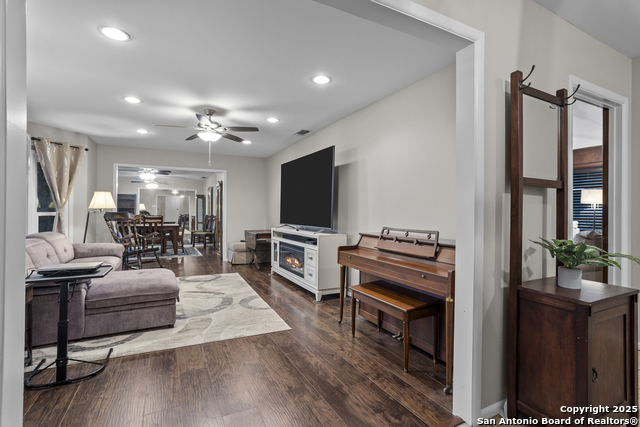 Listing photo id 5 for 6414 View Pt