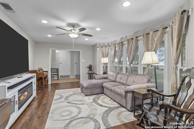 Listing photo id 6 for 6414 View Pt