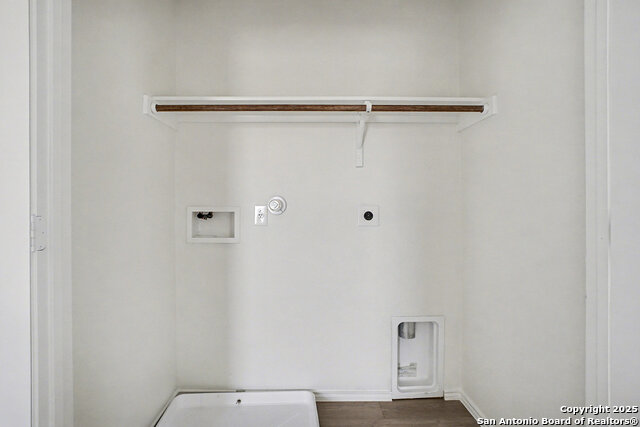 Image 15 of 16 For 10515 Varmus