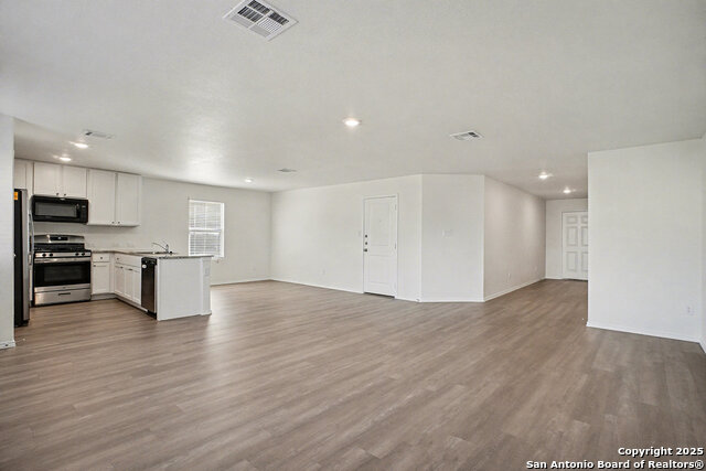 Image 4 of 16 For 10515 Varmus