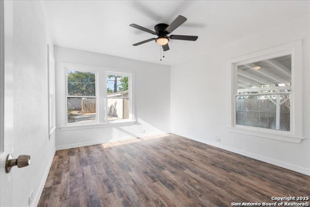 Image 13 of 20 For 2530 Mistletoe Ave W