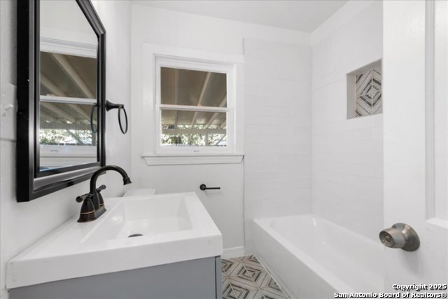 Image 16 of 20 For 2530 Mistletoe Ave W