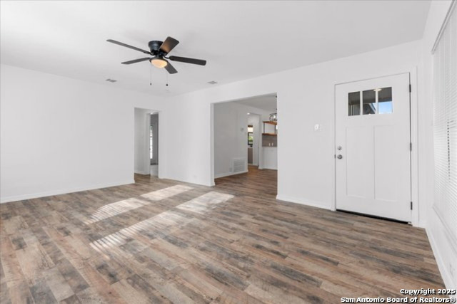 Image 2 of 20 For 2530 Mistletoe Ave W