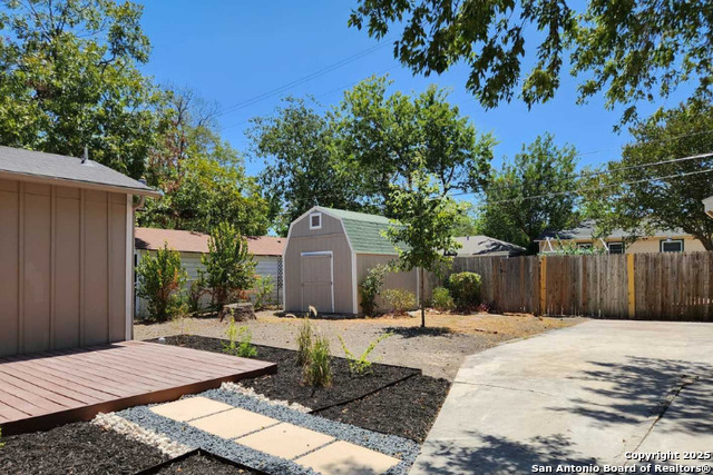 Image 20 of 20 For 2530 Mistletoe Ave W