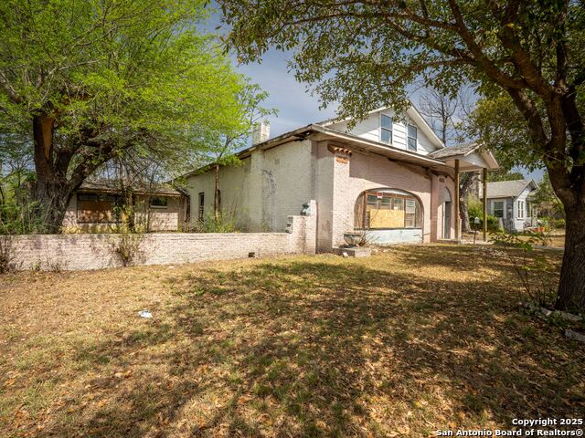 Details for 1907 Woodlawn Ave W, San Antonio, TX 78201