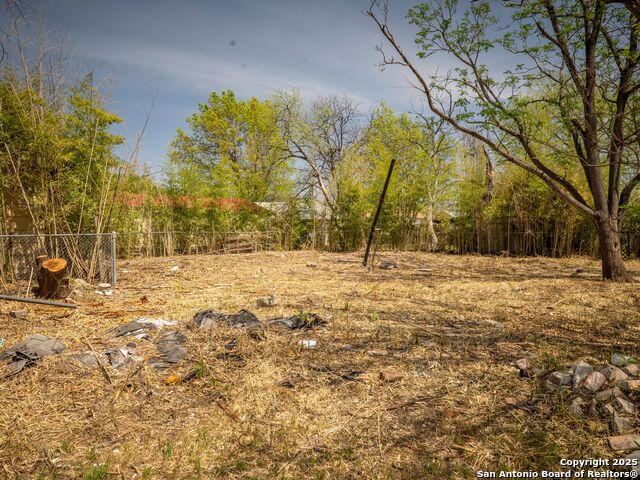 Image 10 of 36 For 1907 Woodlawn Ave W