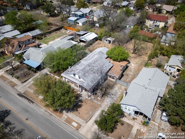 Image 15 of 36 For 1907 Woodlawn Ave W