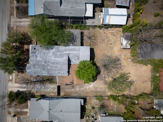 Image 22 of 36 For 1907 Woodlawn Ave W