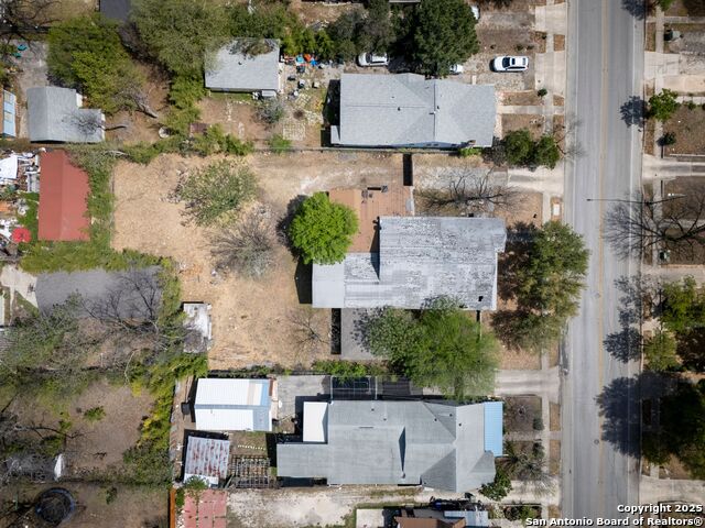 Image 24 of 36 For 1907 Woodlawn Ave W