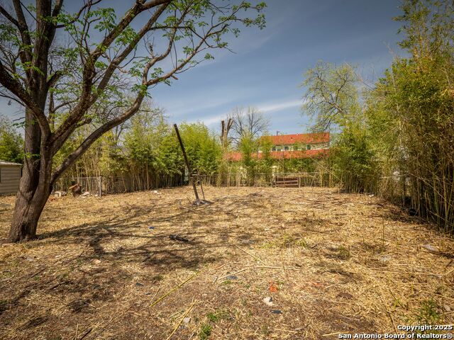 Image 7 of 36 For 1907 Woodlawn Ave W