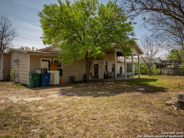 Image 8 of 36 For 1907 Woodlawn Ave W