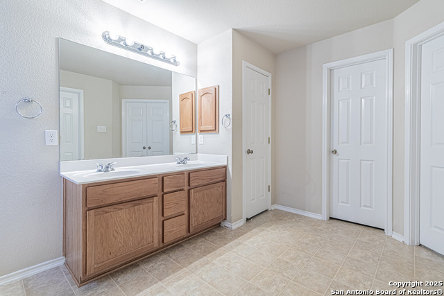 Listing photo id 32 for 17010 Darlington Run