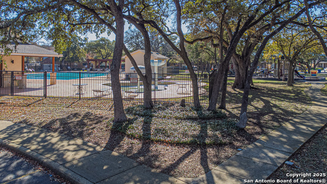 Listing photo id 46 for 17010 Darlington Run