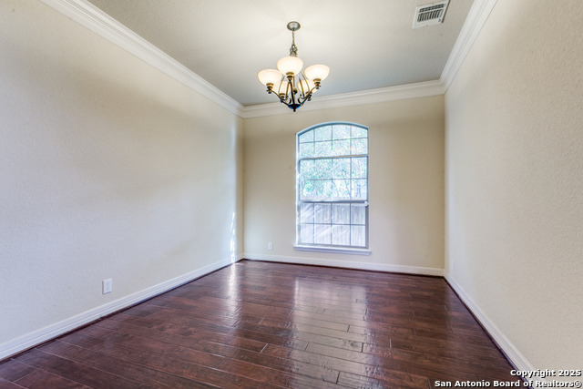 Listing photo id 8 for 734 Teatro  