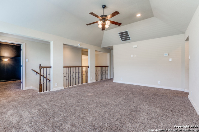 Listing photo id 10 for 734 Teatro  