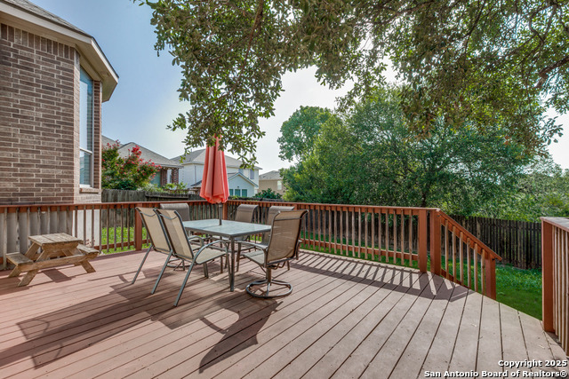 Listing photo id 21 for 734 Teatro  