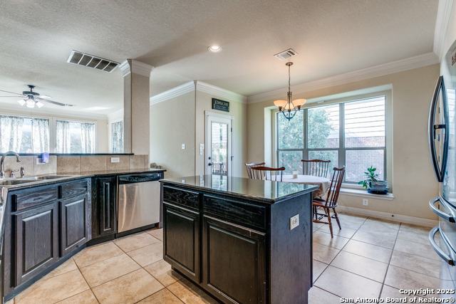 Listing photo id 6 for 734 Teatro  