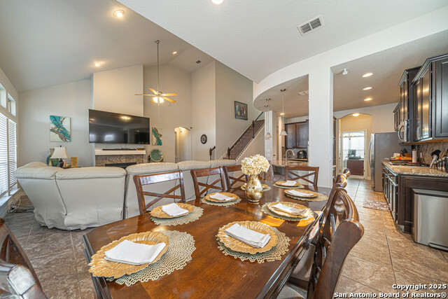 Image 12 of 37 For 8923 Monument Parke