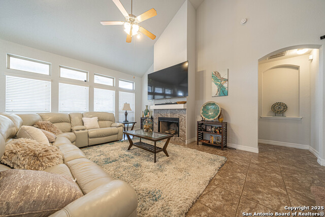 Image 14 of 37 For 8923 Monument Parke