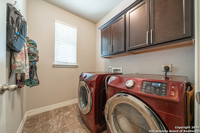 Image 16 of 37 For 8923 Monument Parke