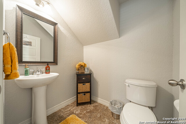 Image 17 of 37 For 8923 Monument Parke