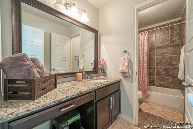 Image 26 of 37 For 8923 Monument Parke